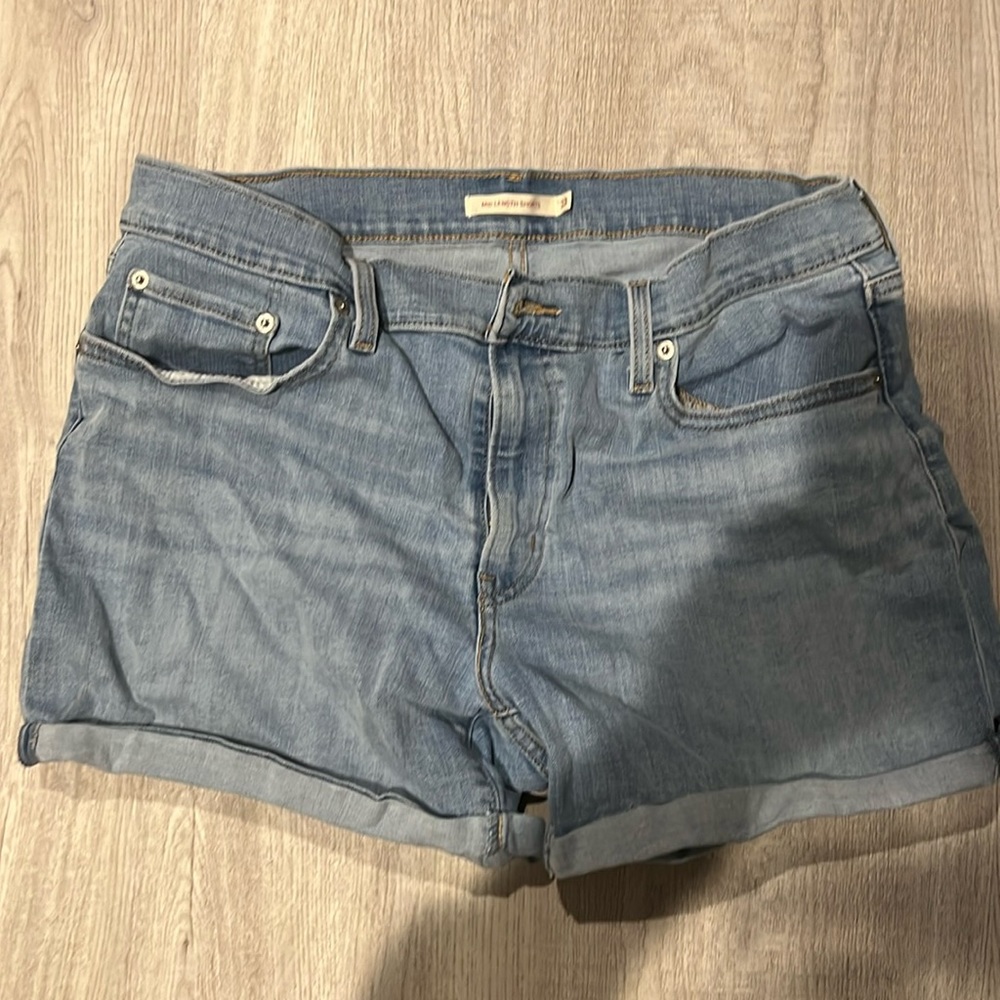 Like new Levi’s shorts